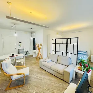 loft-in-piazza-vittoria.hotelslidodijesolo.com/